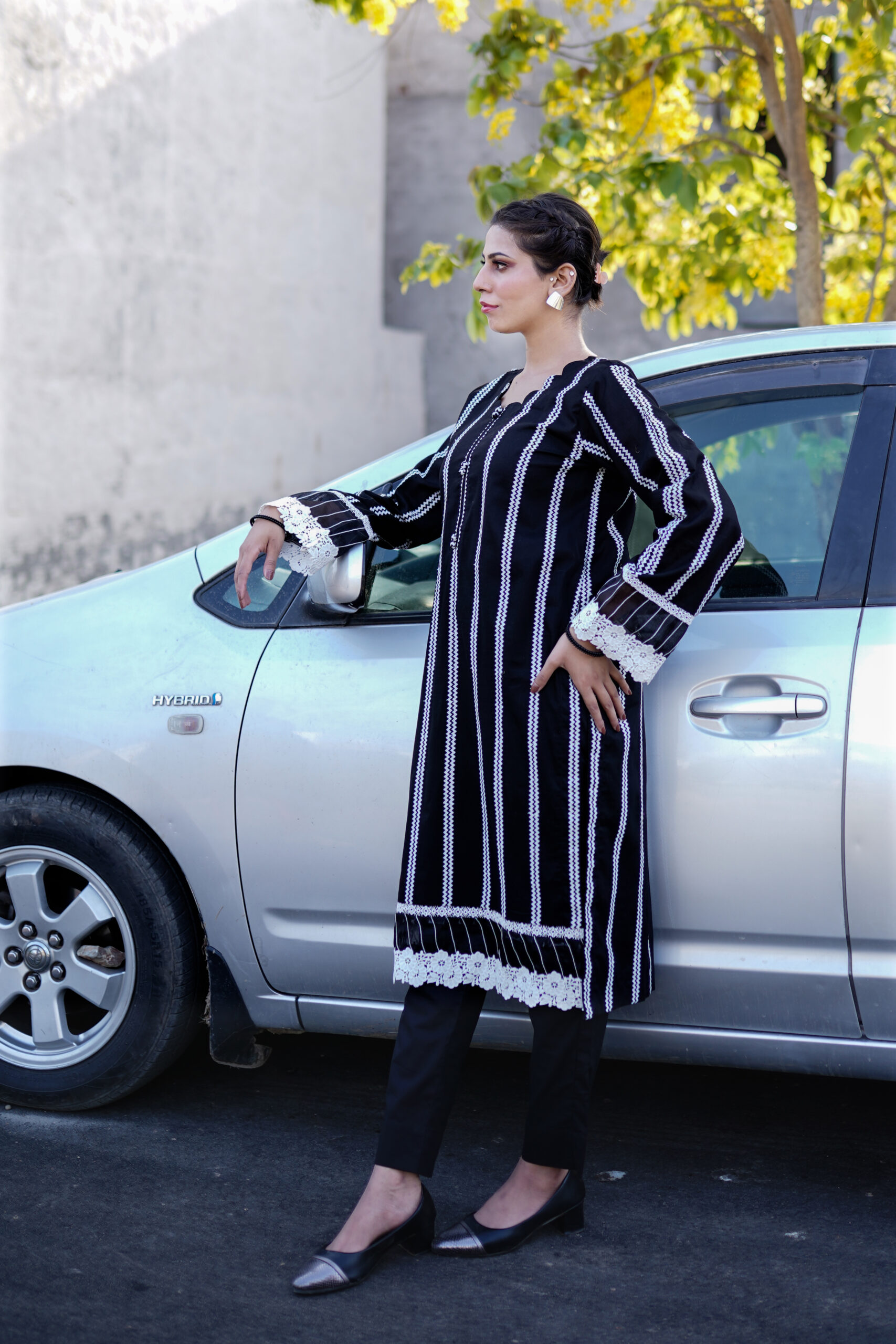 3 PIECE BLACK AND WIHTE (CLASSIC) ELEGANT AND MODEST