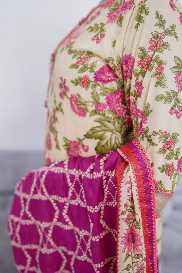 3 PIECE LINEN FLORAL PRINT WITH INTRICATE EMBROIDERY - Image 8