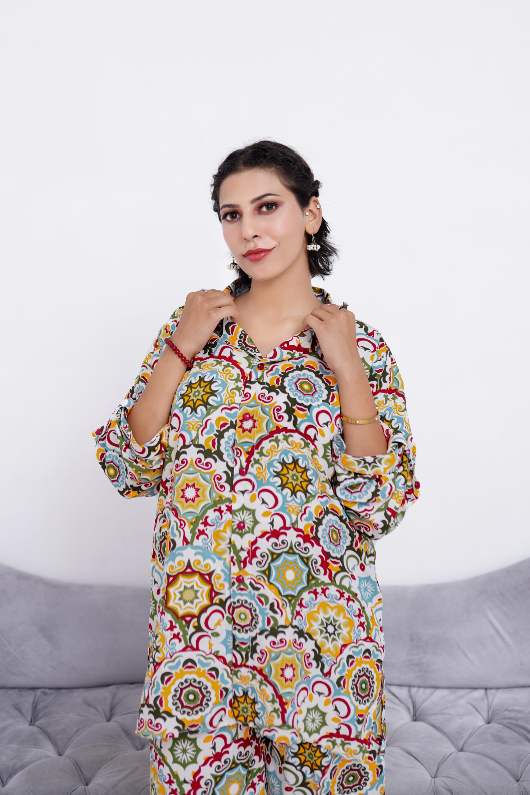 2 PIECE FLORAL PRINT LINEN WITH COAT COLLAR